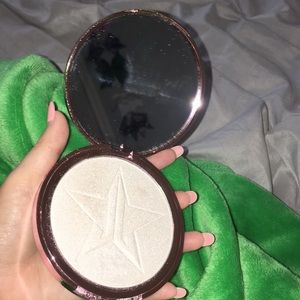Jeffree Star skin frost highlighter